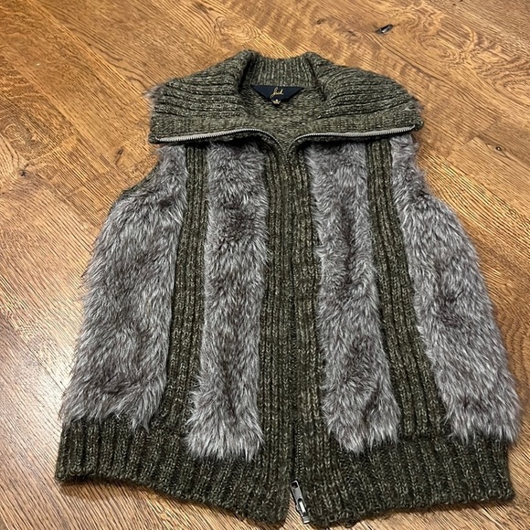 Jack Women’s Vest Green and Grey Size Small - Picture 1 of 4